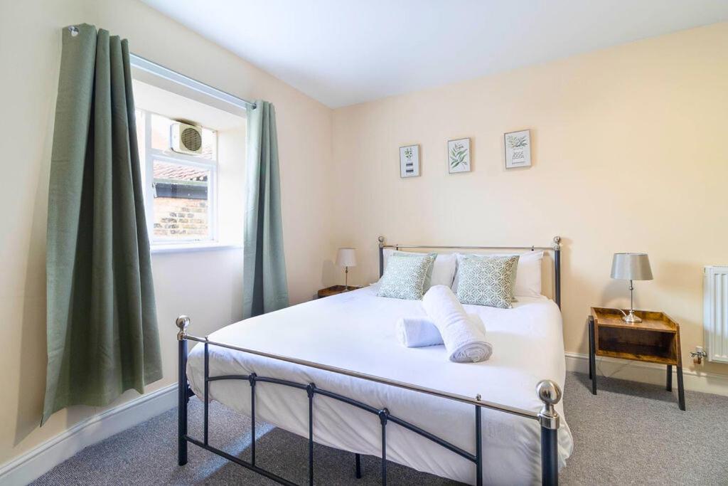 Alford  The Windmill Hotel מראה חיצוני תמונה