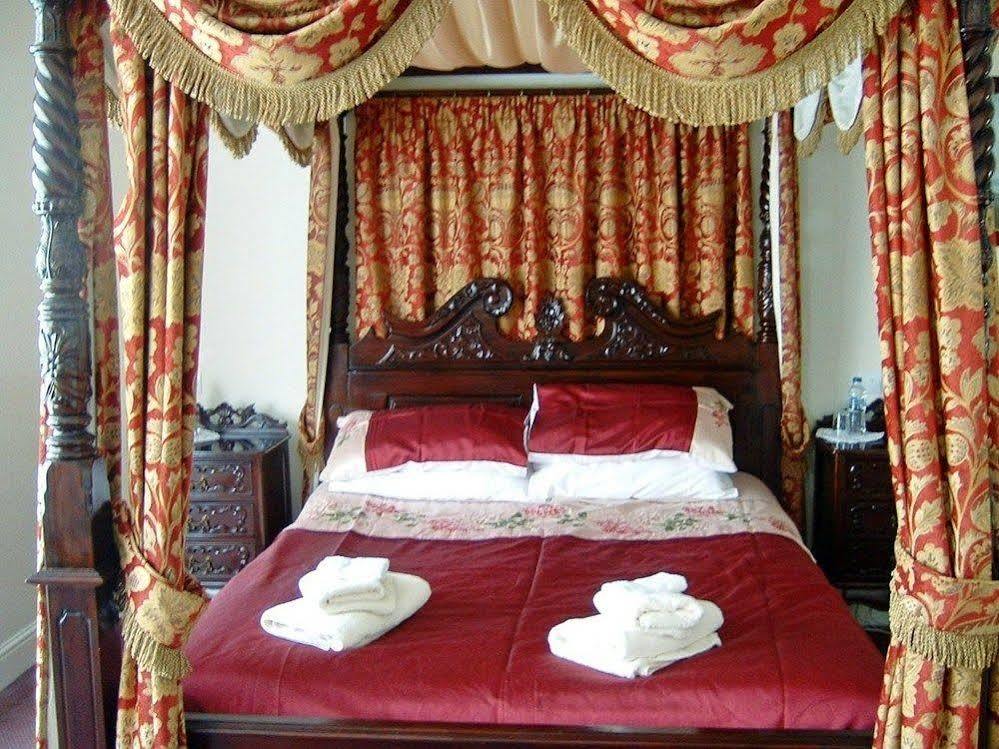 Alford  The Windmill Hotel מראה חיצוני תמונה
